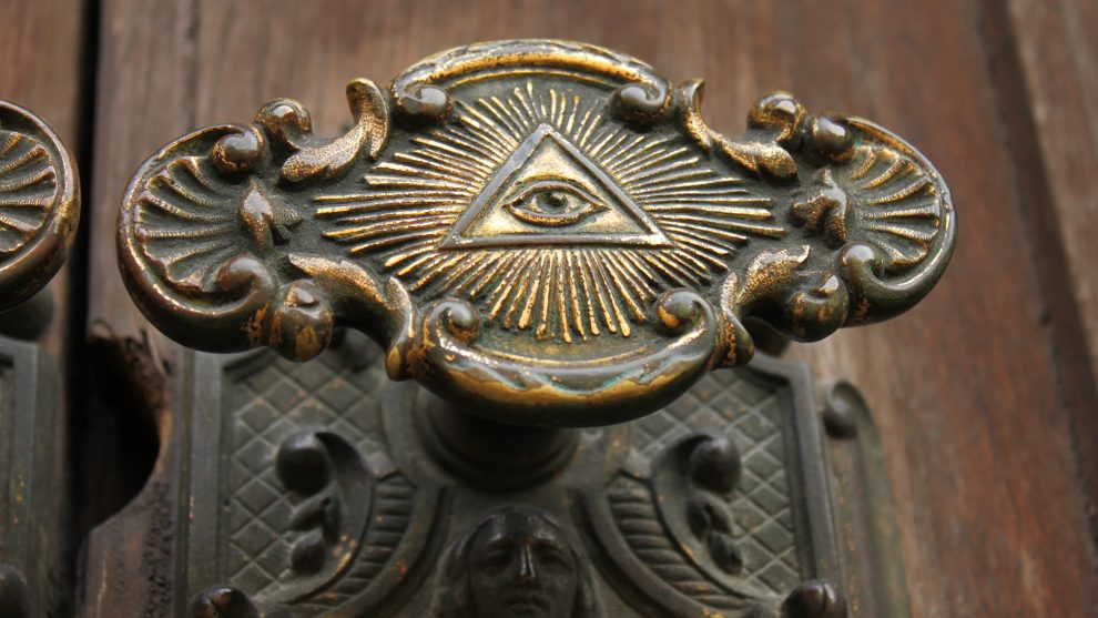 дверная ручка входной двери масонского храма